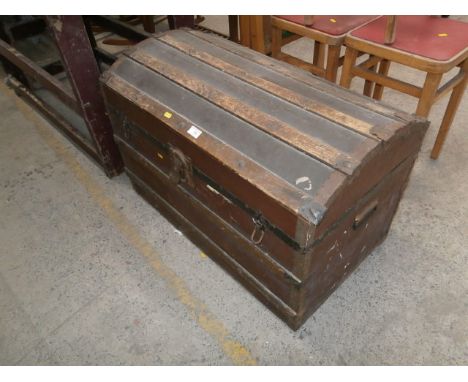 travel trunk