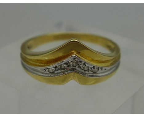 A 14ct gold and white stone ring, weight 2.9g, size N