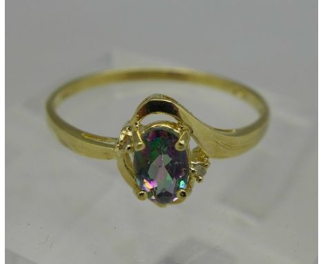 A 9ct gold and mystic topaz ring, weight 0.7g, size O