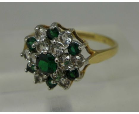 A 9ct gold cluster ring, weight 2.4g, size K