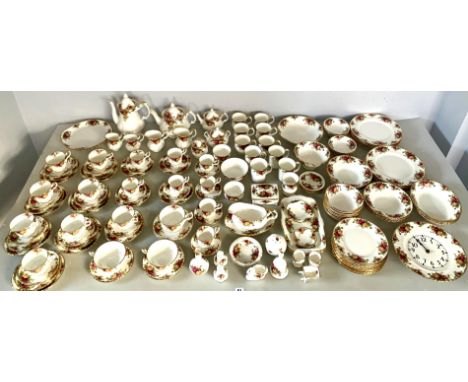 Very large Royal Albert Old Country Roses tea/dinner service comprising plates, bowls, cups, saucers, serving dishes, teapots