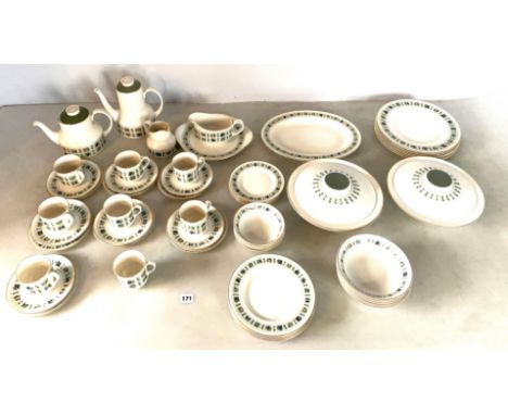 Royal Doulton 'Tapestry' tea &amp; dinner set comprising 6 dinner plates, 5 medium plates, 6 dessert bowls, 3 lidded tureens,