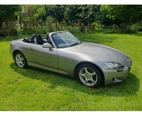 A well presented, low-mileage example of Honda's sensational 237bhp 6-speed Roadster in GT-specification. Honda's offering in