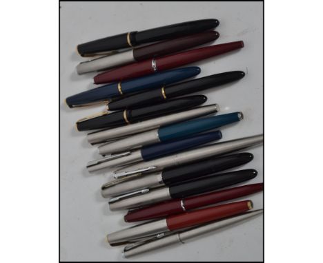 A collection of fifteen vintage / retro 20th century Parker pens to include fountain / ink some with gold nibs, ball point et