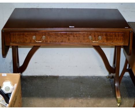 A MAHOGANY DROP LEAF SINGLE DRAWER SOFA TABLE    