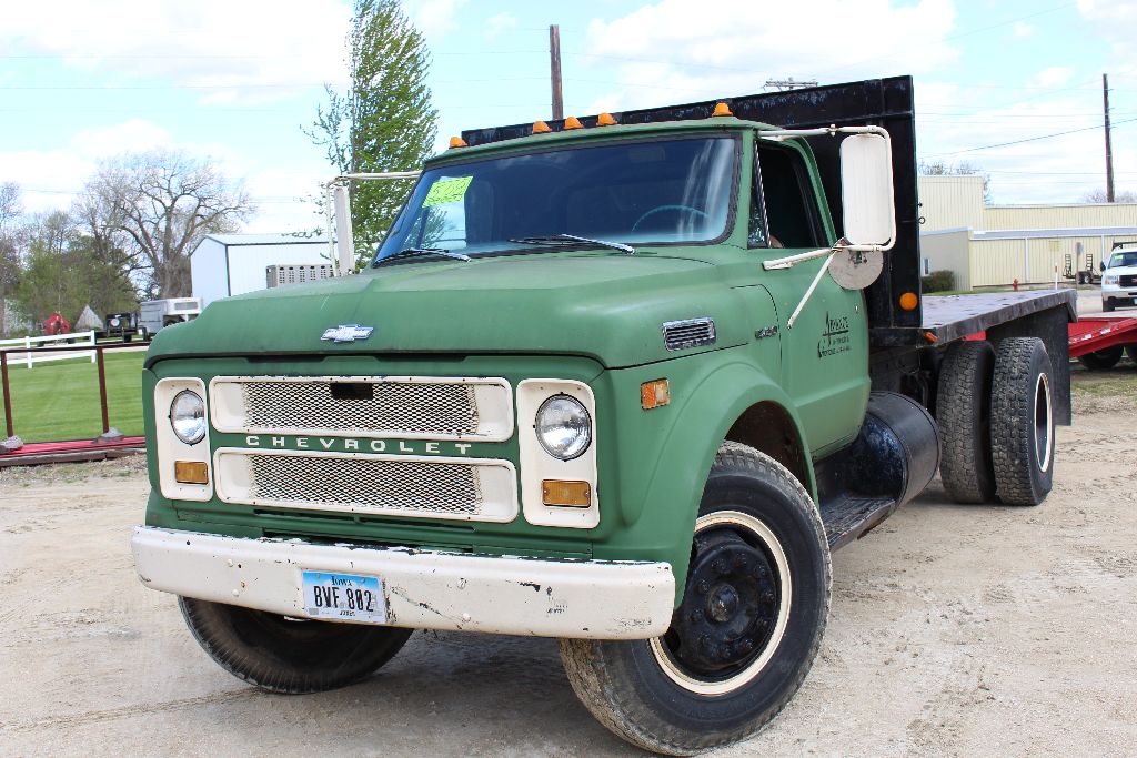 1970 Chevy C60 lift truck, vin CE630PL23255, 8 T., new motor, miles ...